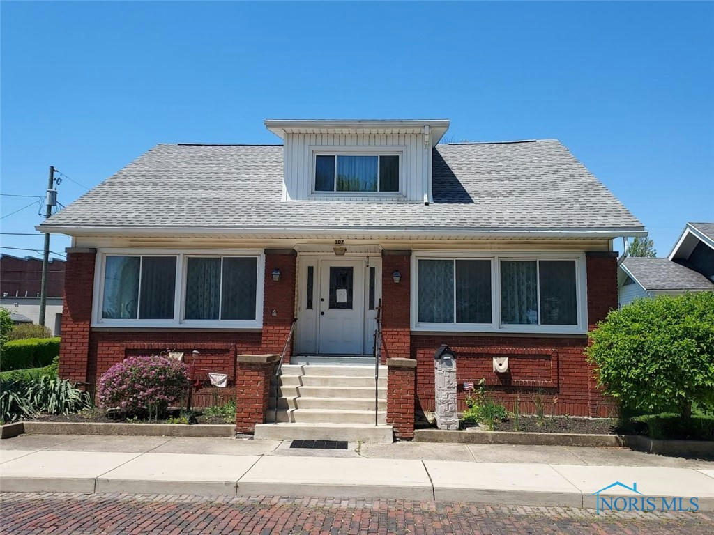 107 N BROADWAY ST, COLUMBUS GROVE, OH 45830, photo 1 of 15
