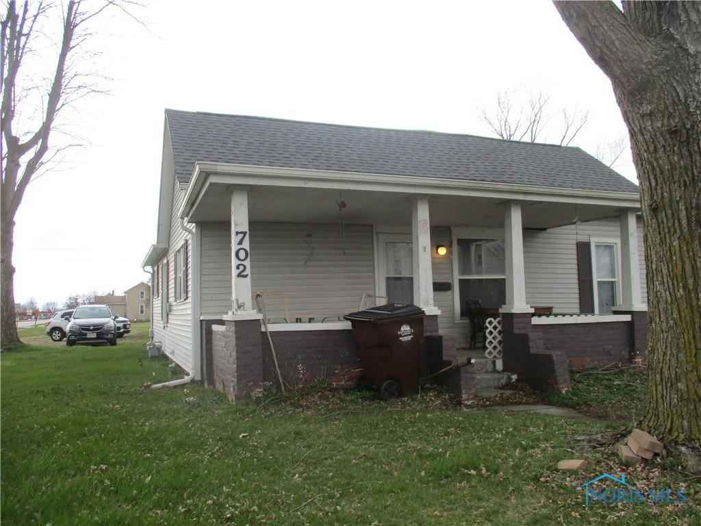 702 GIBSON ST, DEFIANCE, OH 43512, photo 1 of 5